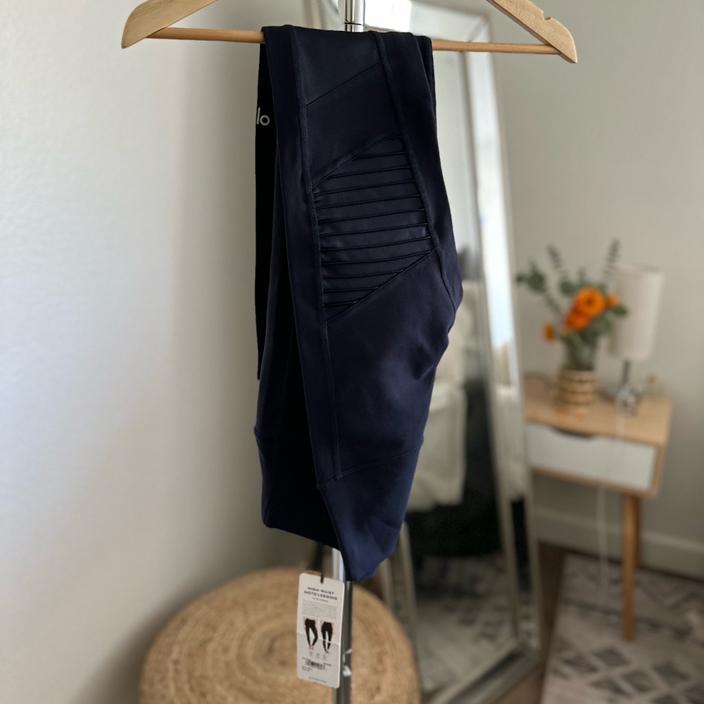 Black Alo Yoga Moto Navy Leggings NWT